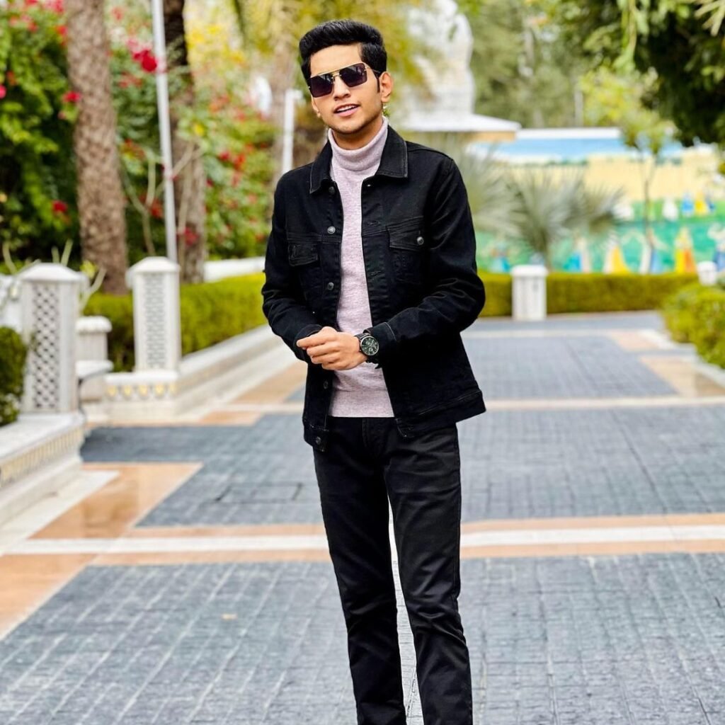 Krishna Arora height and weight